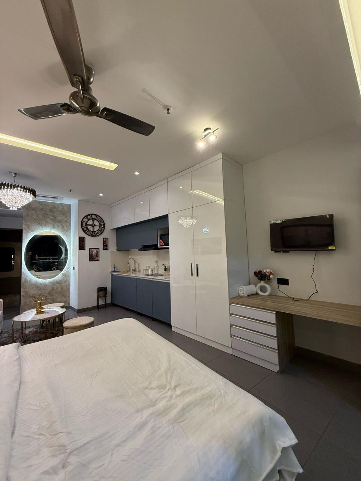 Apartment Supernova Spira Sector 94 Noida *